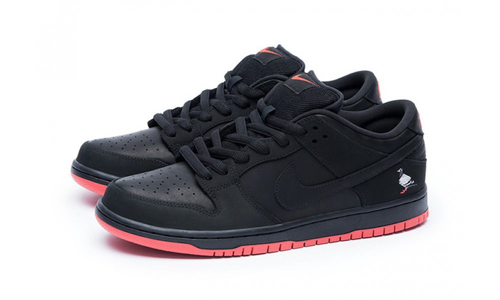 Nike dunk low chrome hearts. Nike Dunk Low Black Pigeon. Nike SB Dunk Low с голубем. Nike SB Dunk черные. Nike Dunk Low Black.