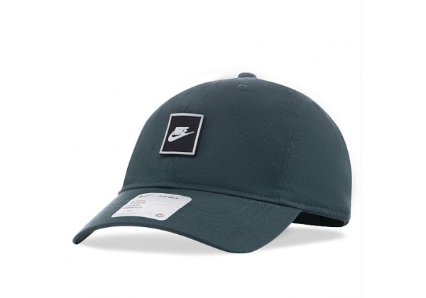 Бейсболка Nike Futura Patch Curve Brim